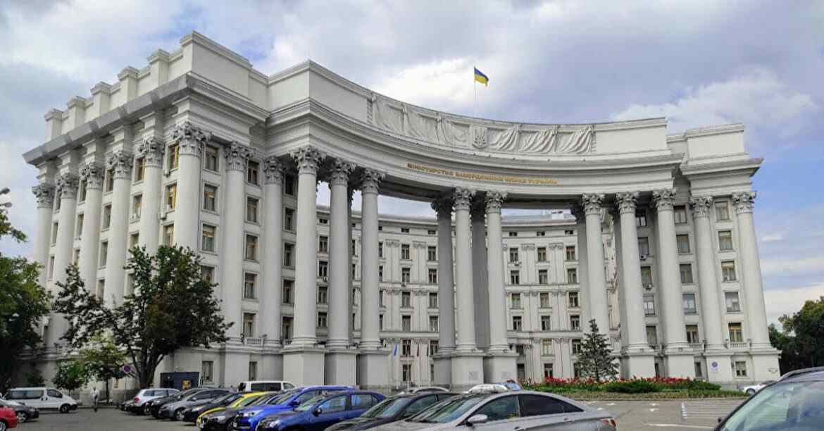 МЗС: у Києві відновили роботу 38 посольств