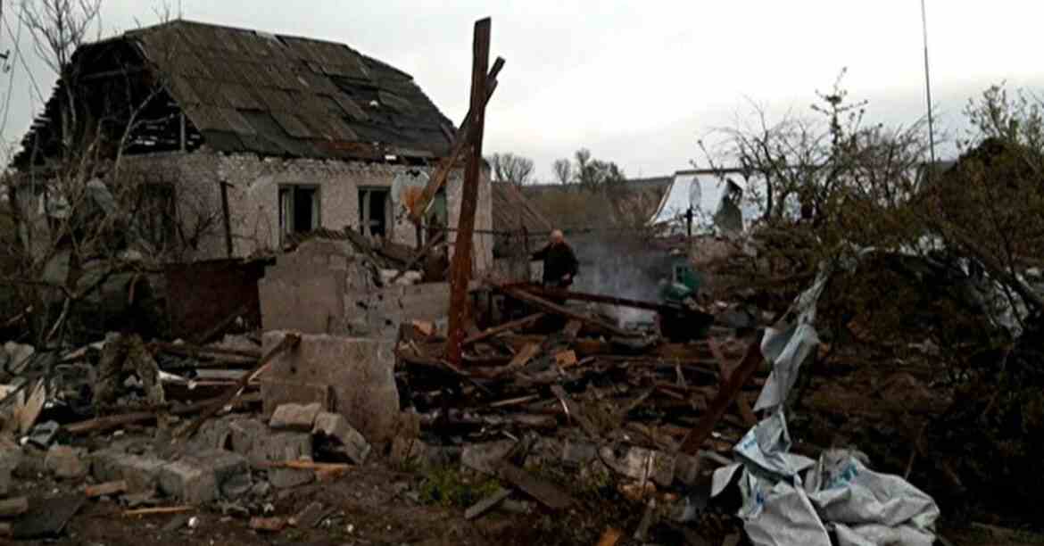 На Донбасі обстріляли понад 40 населених пунктів