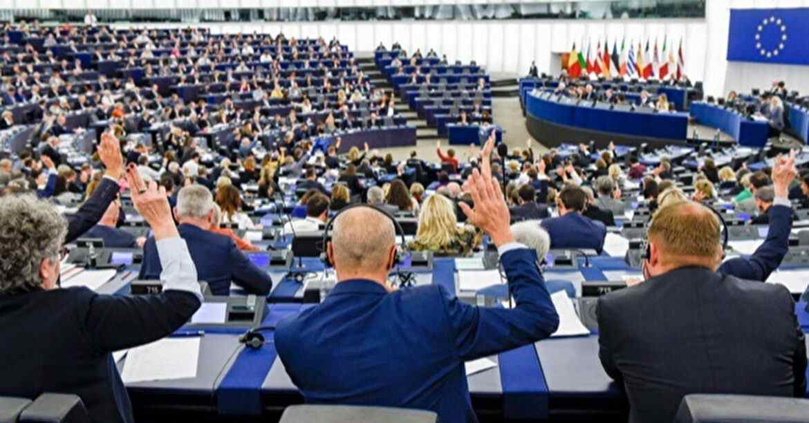 Європарламент підтримав створення трибуналу з військових злочинів РФ