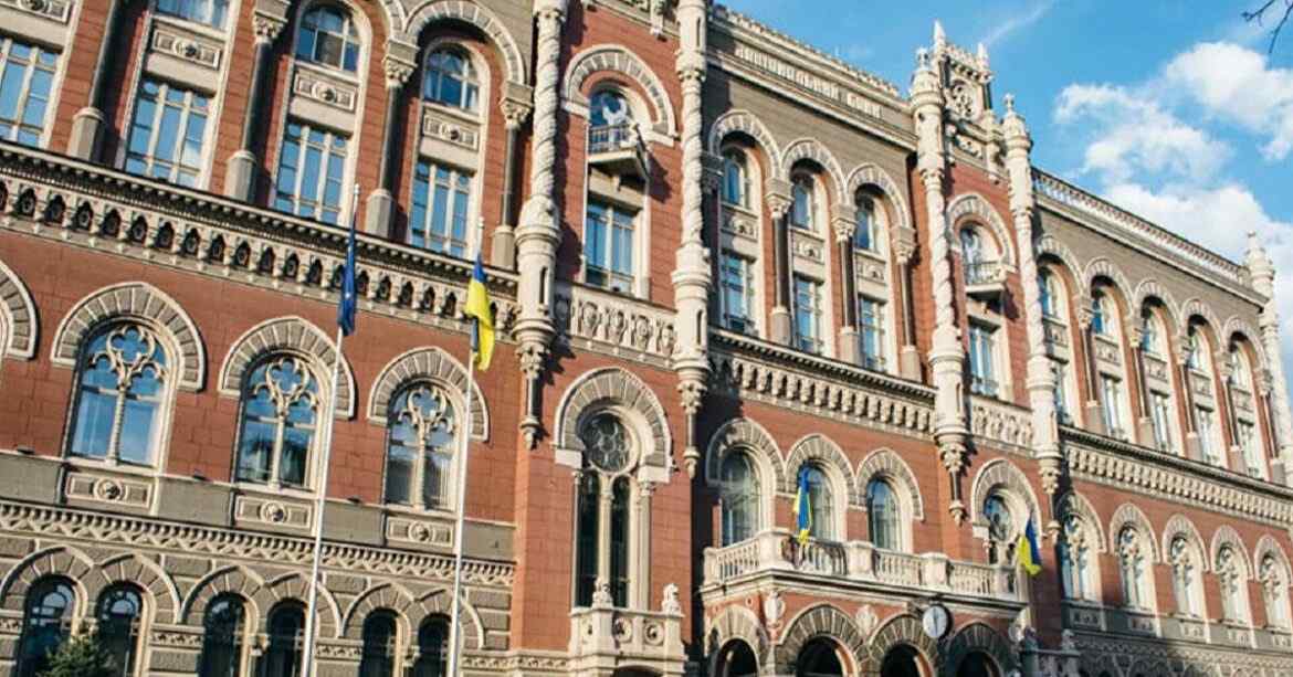 Кримінал під час війни: НБУ намагається продати табір в Ірпені