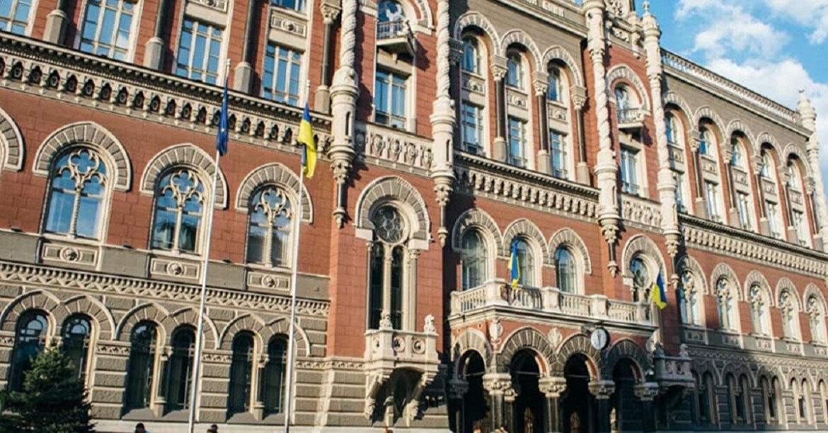 Нацбанк продав цього тижня понад 400 млн доларів з резервів