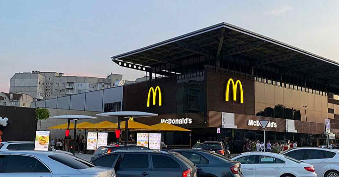 Мережа ресторанів McDonald’s відновлює свою роботу в Україні