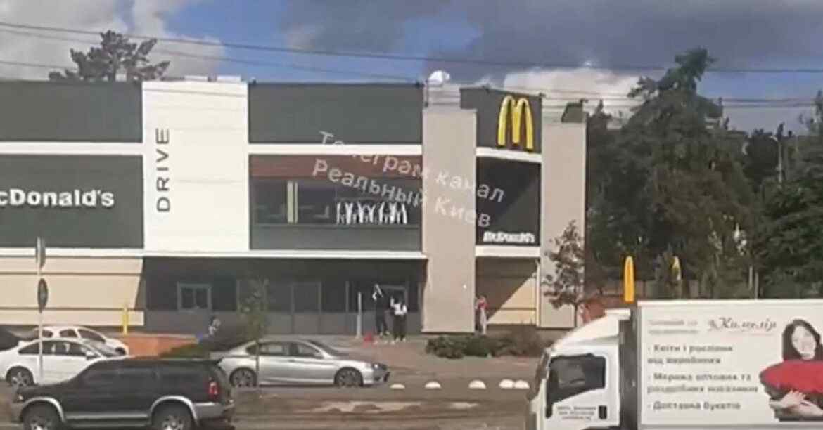 Соцмережі: київські ресторани McDonald’s готуються до відкриття