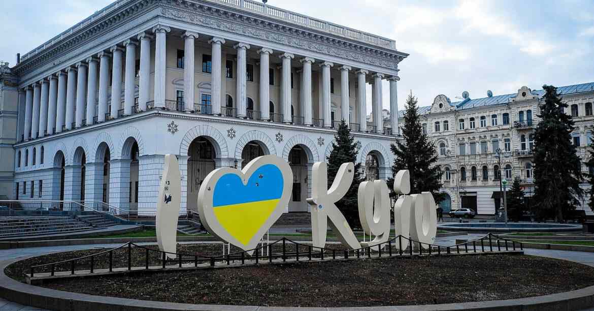 КМВА: у Києві протягом доби повернуть воду, тепло та зв’язок