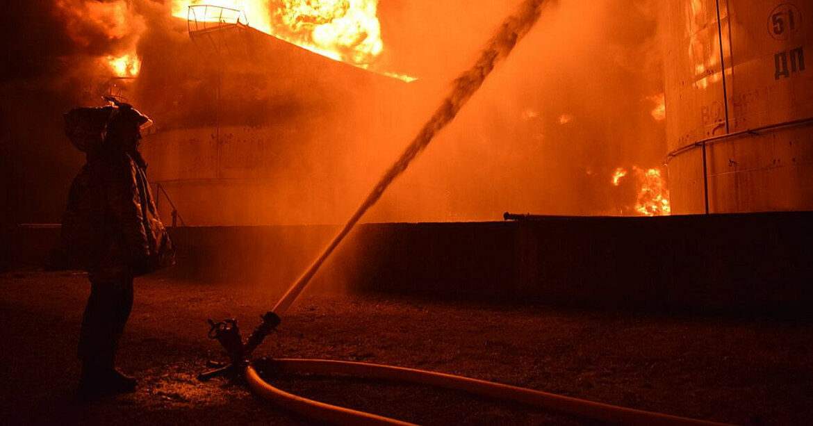 У Сибіру палає підстанція, росЗМІ повідомляють про вибух