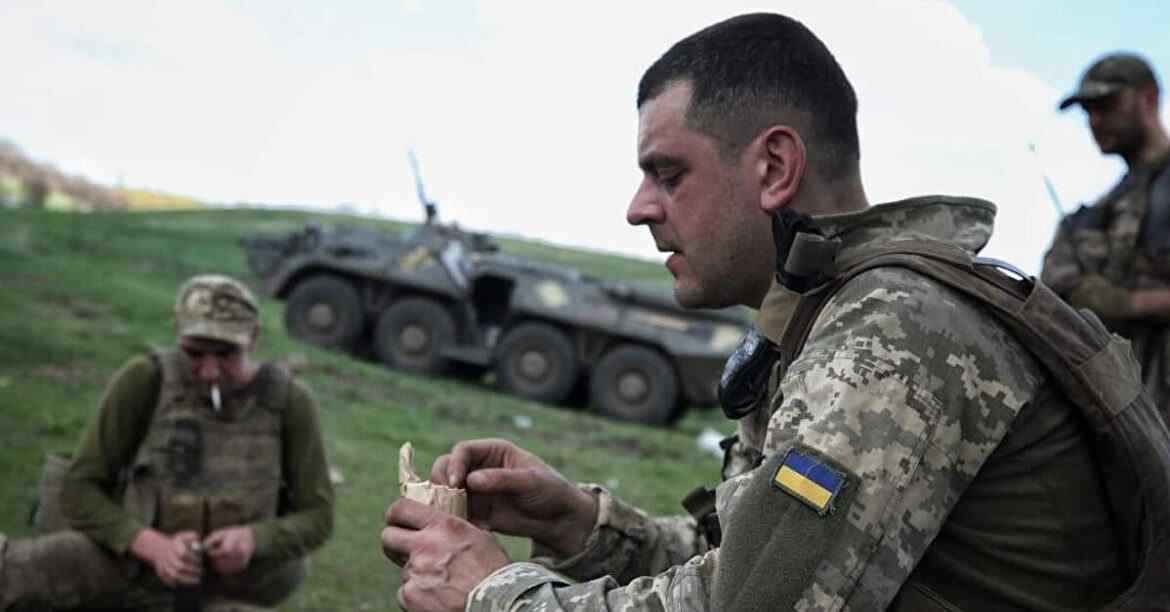 ТЦК не будуть вручати повістки чоловікам за кордоном – Міноборони