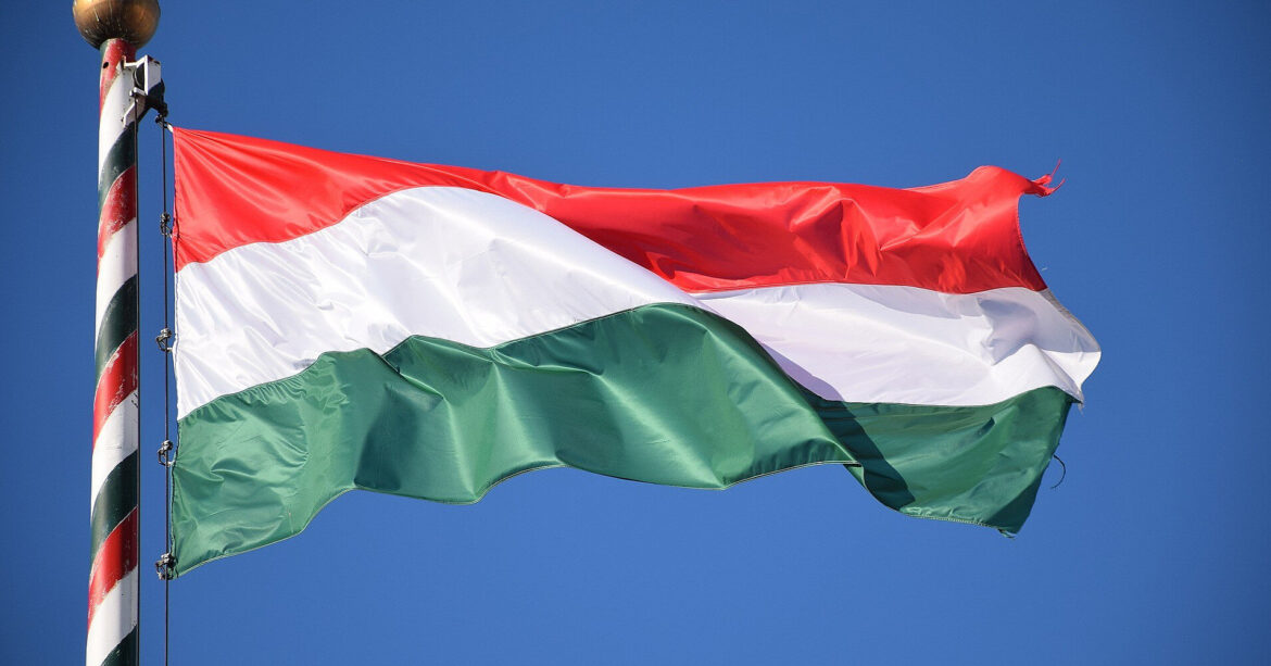 Угорщина ще не визначилася, чи візьме участь у саміті миру – Сіярто