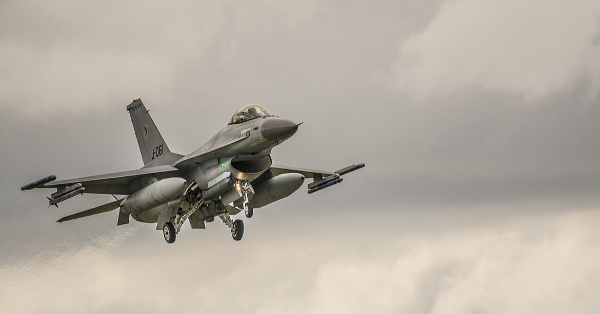 Франція планує підготувати 26 пілотів F-16 за два роки – Le Monde