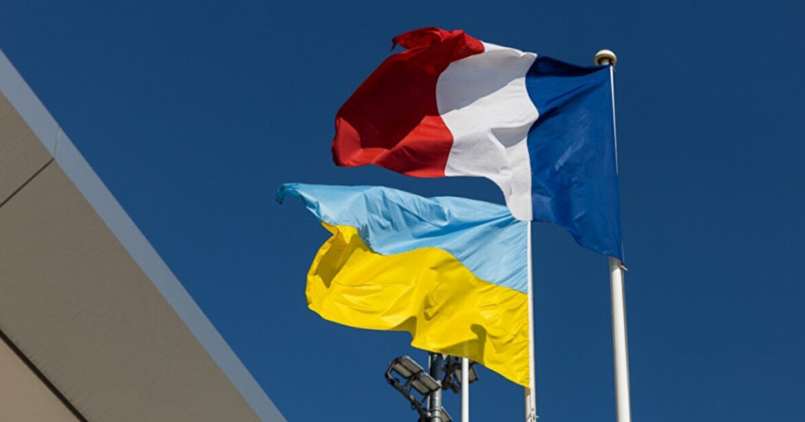 Росія погрожує ударами по інструкторам Франції в Україні: Париж відреагував
