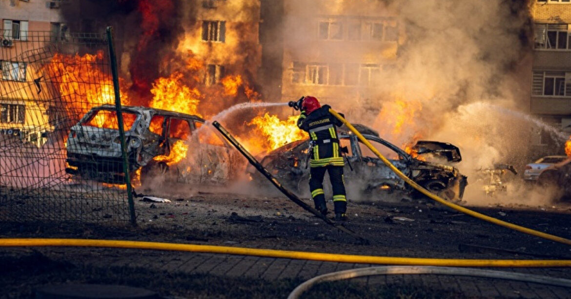 Рятувальники розповіли про наслідки російського удару по центру Сум