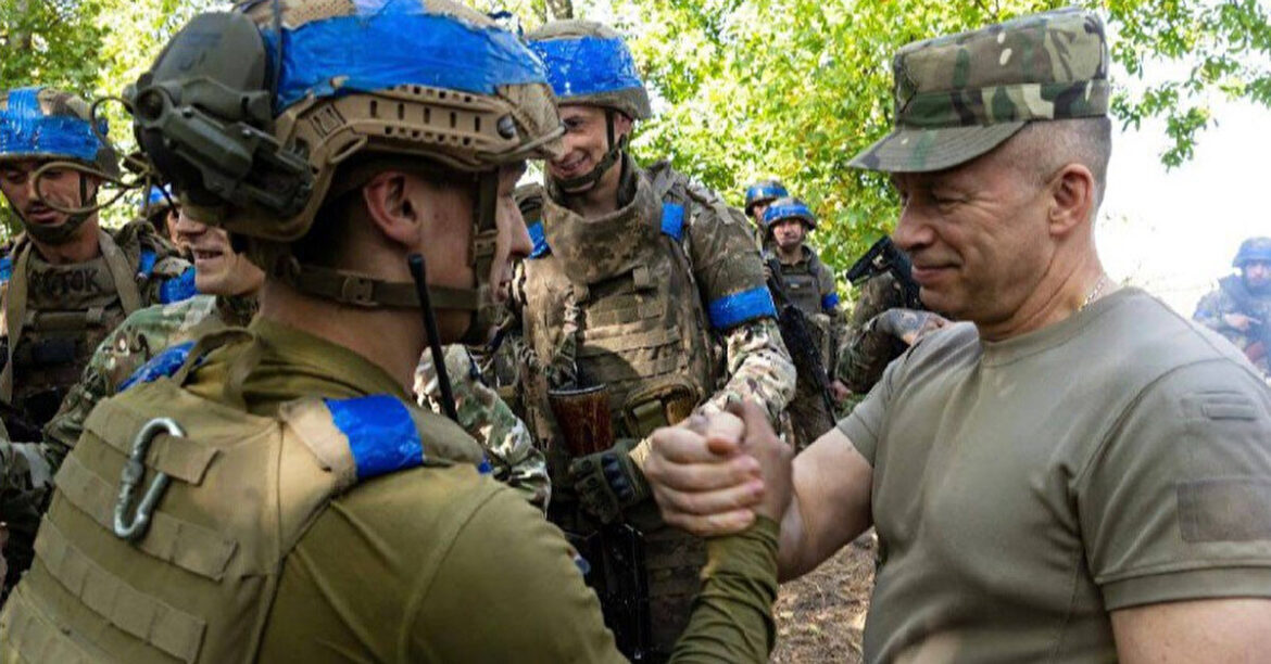 Головнокомандувач ЗСУ зустрівся з бійцями штурмових підрозділів