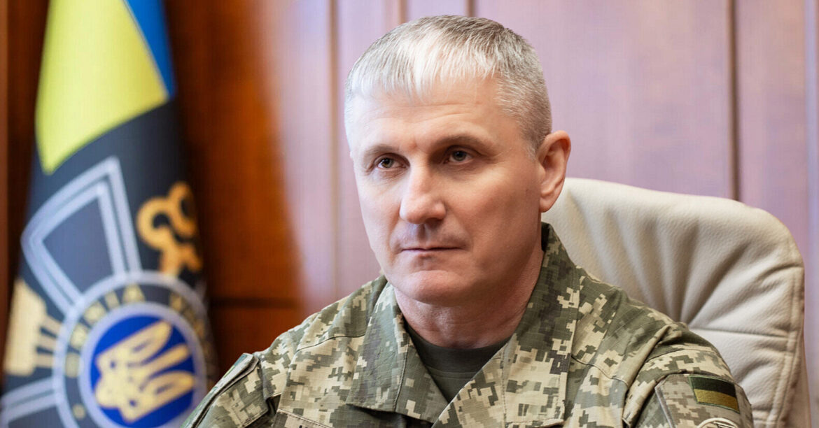 Зовнішня розвідка: Китай постачає спецхімію, порох і верстати на військові заводи РФ