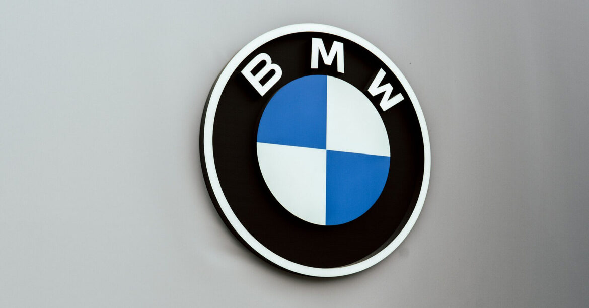 BMW впровадила технологію, що самостійно вмикатиме поворотники