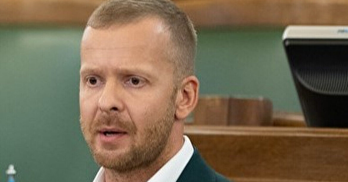 У Латвії взялися за депутата, який виступав у парламенті російською мовою