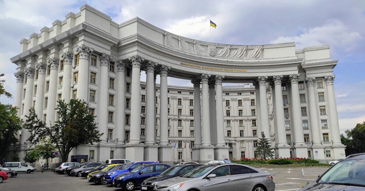 В МЗС України відреагували на ситуацію з депортованими з РФ українцями на кордоні Грузії