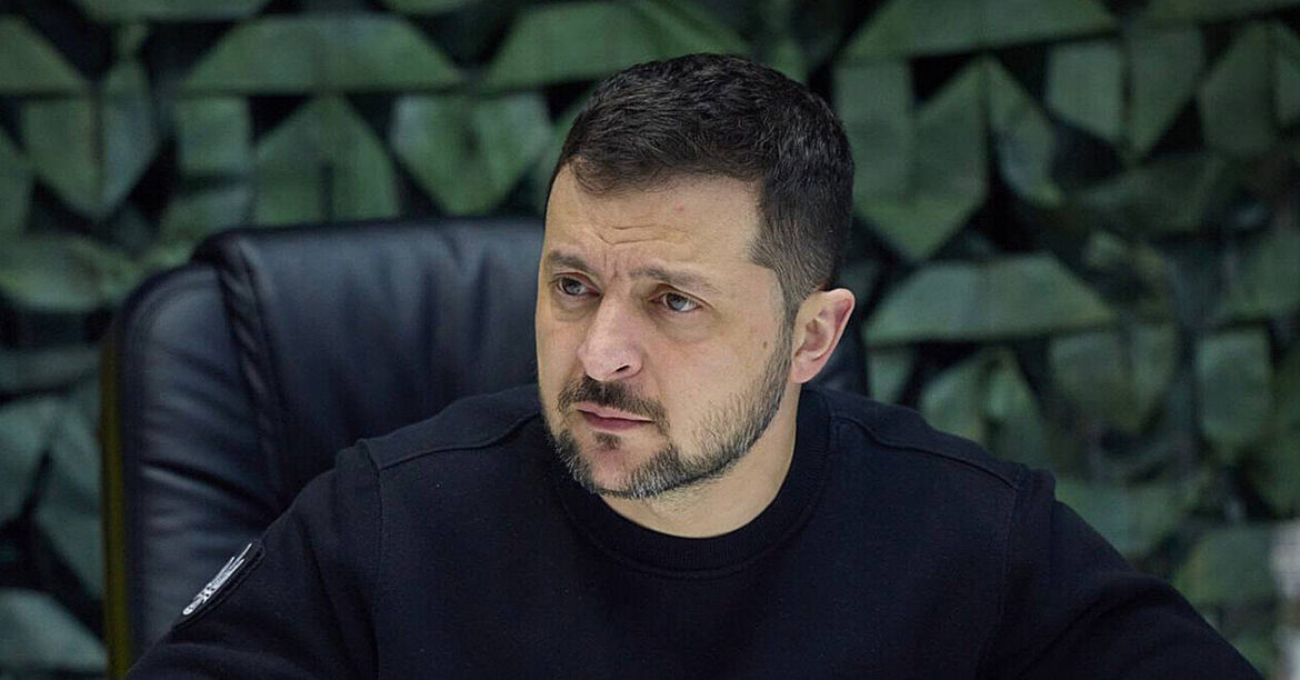 Зеленський про погрози Путіна: Росія показує середній палець усьому світу