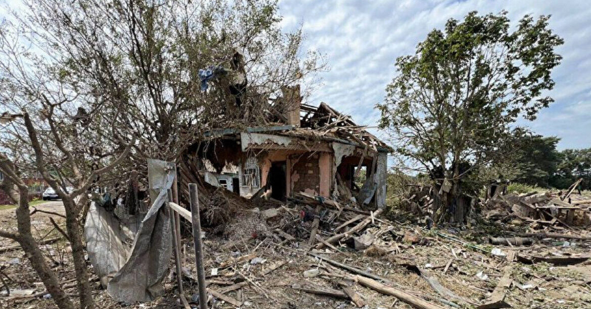 Росіяни вдарили керованою авіабомбою по Сумщині: загинули двоє людей