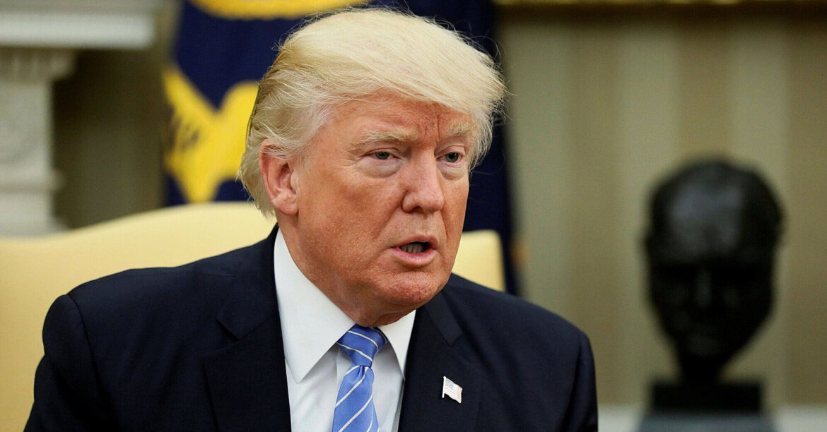Трамп готовий провести зустріч за участі Зеленського та Путіна та назвав умову