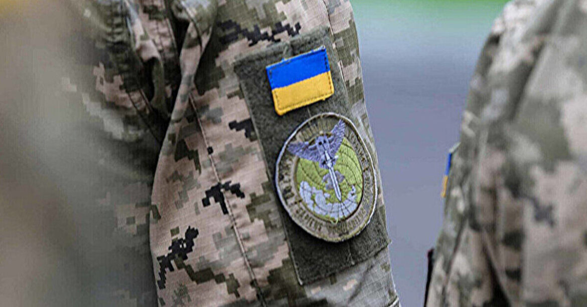 ГУР показало, як росіяни знімають постановочні відео захоплень населених пунктів