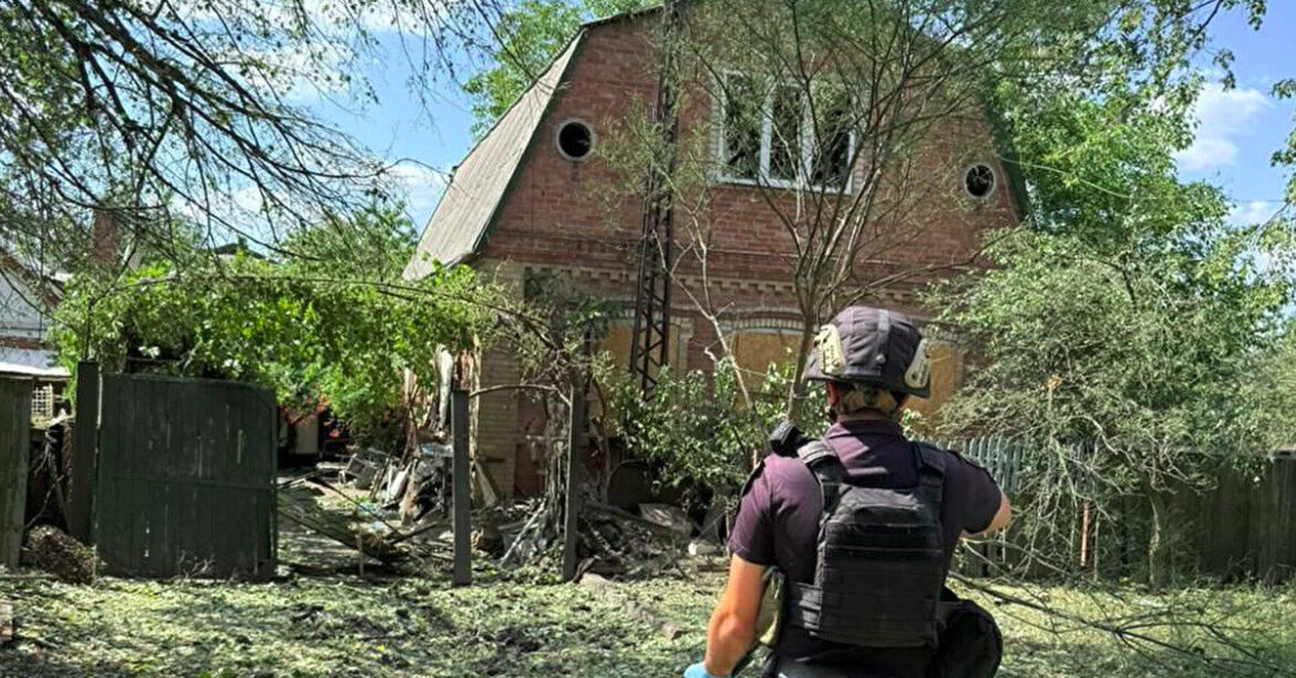 Росіяни знову завдали удару по Костянтинівці: двоє загиблих