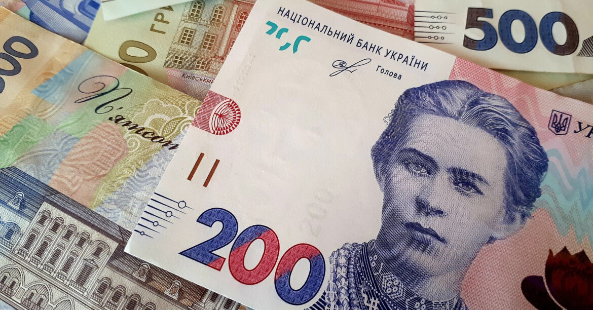 Середня зарплата перевищить 30 тисяч грн у 2026 році – прогноз Кабміну