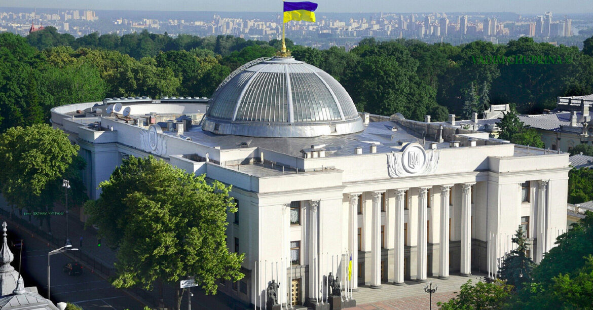 Виїзд за кордон чоловіків до 22 років: у Раді відповіли, коли розглянуть законопроект