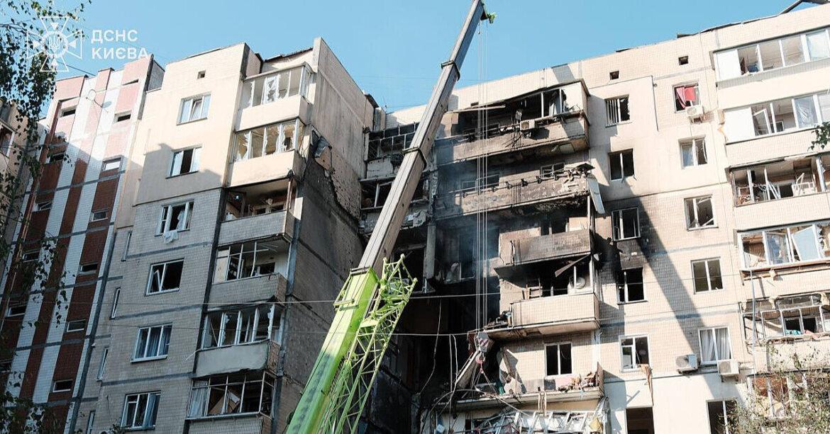 МВС: У Києві понад 20 травмованих внаслідок ударів РФ