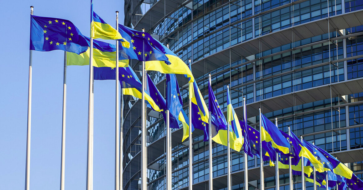 ЗМІ: ЄС готує “креативний” спосіб передати Україні мільярди євро заморожених росактивів