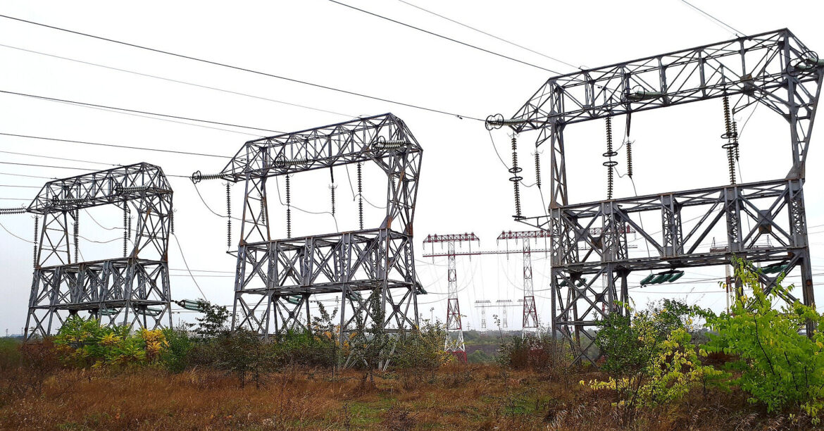 Частина Рівного залишилася без світла: коли відновлять електропостачання