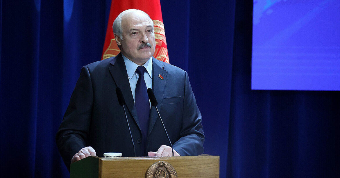 Лукашенко заявив, що Україна може зникнути, і порадив Зеленському “домовлятися”