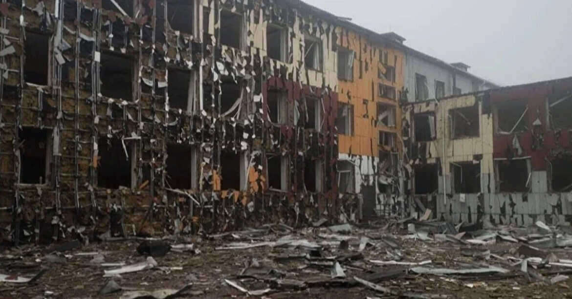 Російські війська зруйнували ліцей у Дніпропетровській області