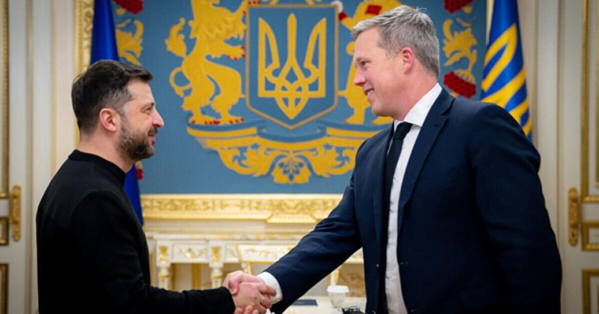 ЗМІ розповіли про “похмуру” зустріч міністра США з послами НАТО в Києві