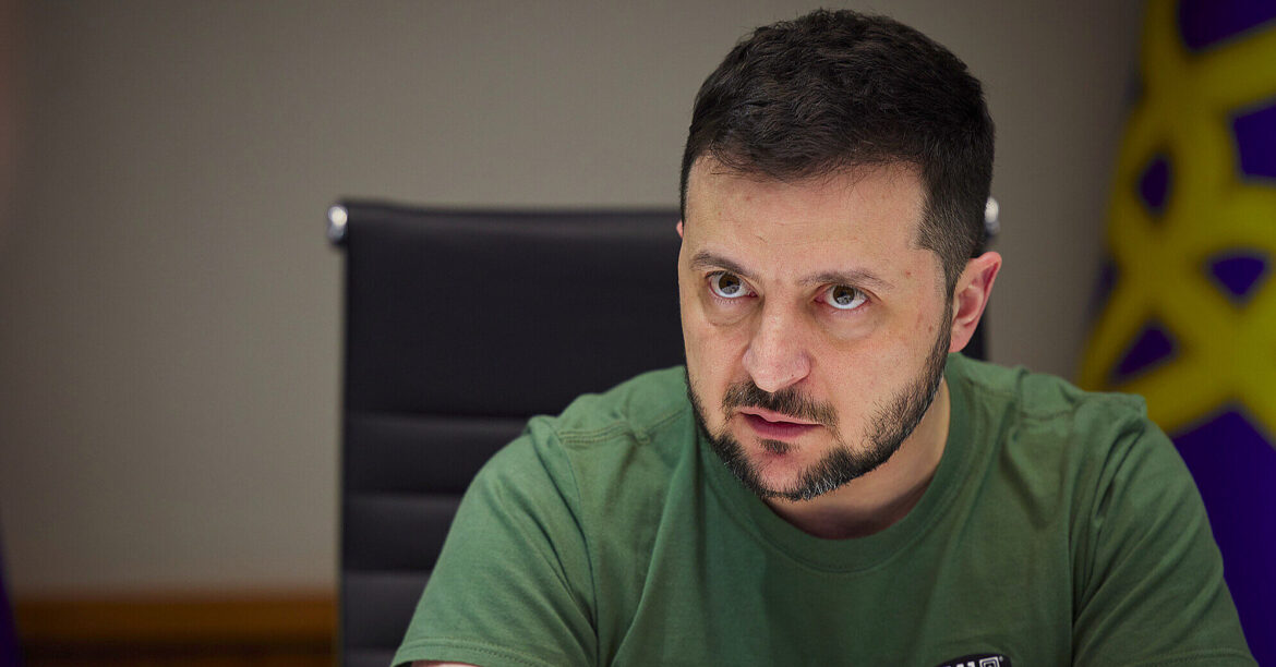 Зеленський доручив Шмигалю підготувати новий план оборони України