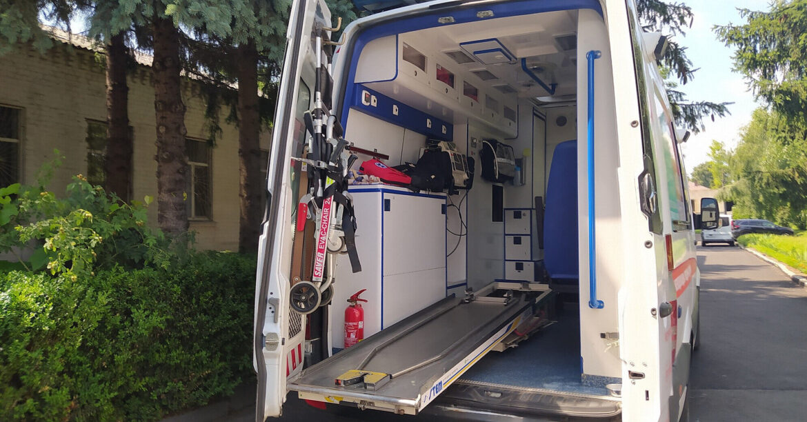 У Тернополі чоловік випав з 5 поверху приміщення ТЦК: він у реанімації