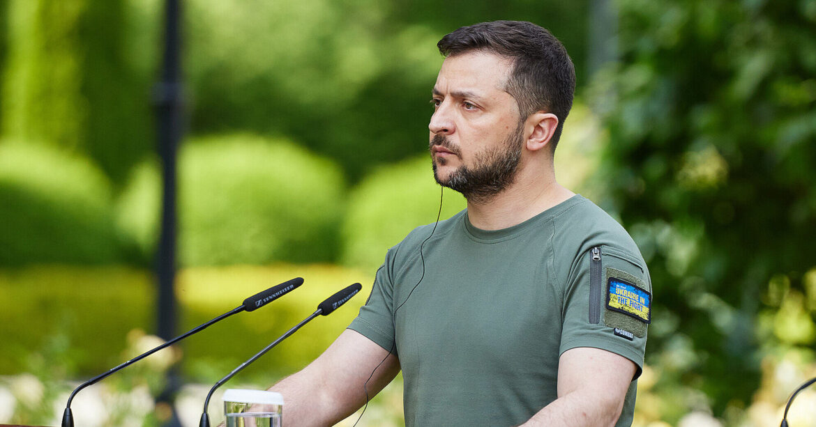 Відставка Єрмака може загрожувати політичній кар’єрі Зеленського – The Telegraph