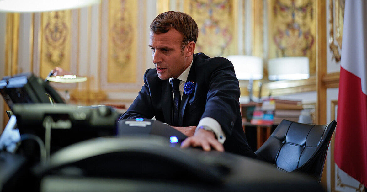 Макрон зустрівся з невдоволеними фермерами на тлі масштабних протестів