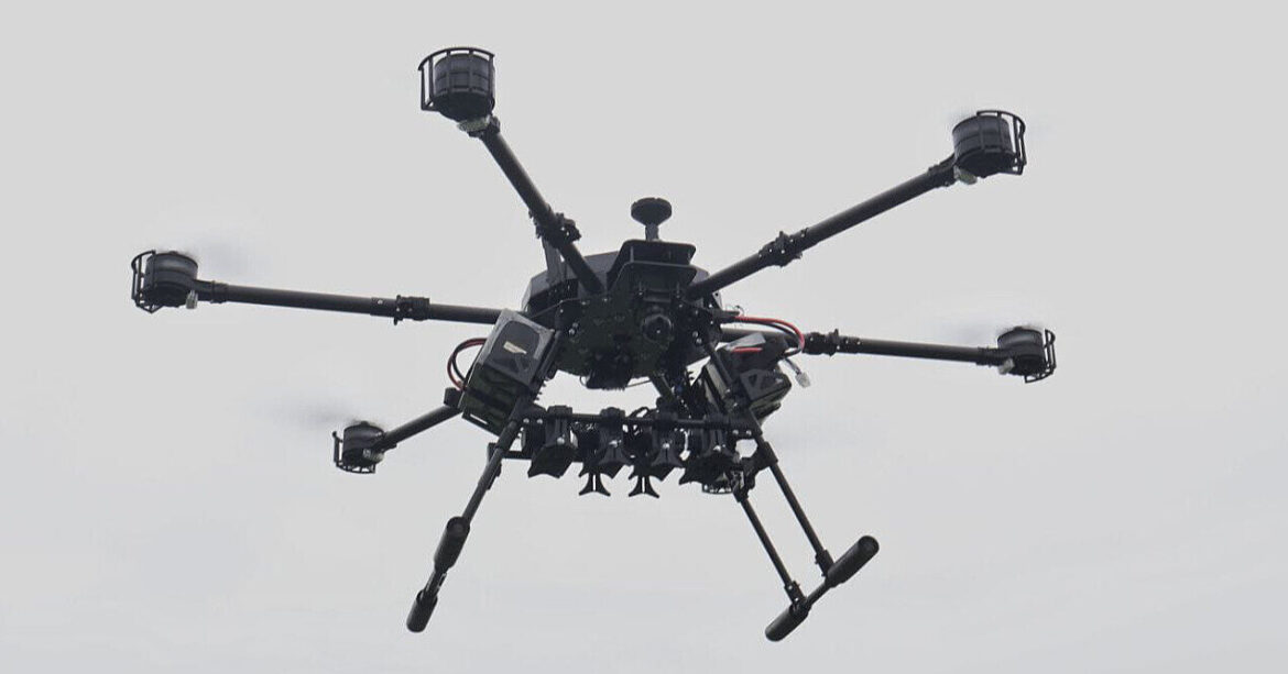 Російський FPV-дрон вдарив по родині з дітьми у Костянтинівці: четверо поранених