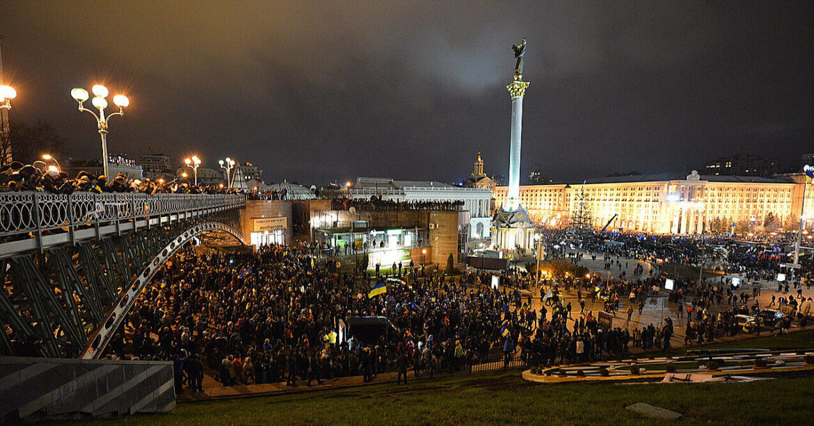 Майже 52% українців готові до протестів у разі неприйнятних поступок перед РФ