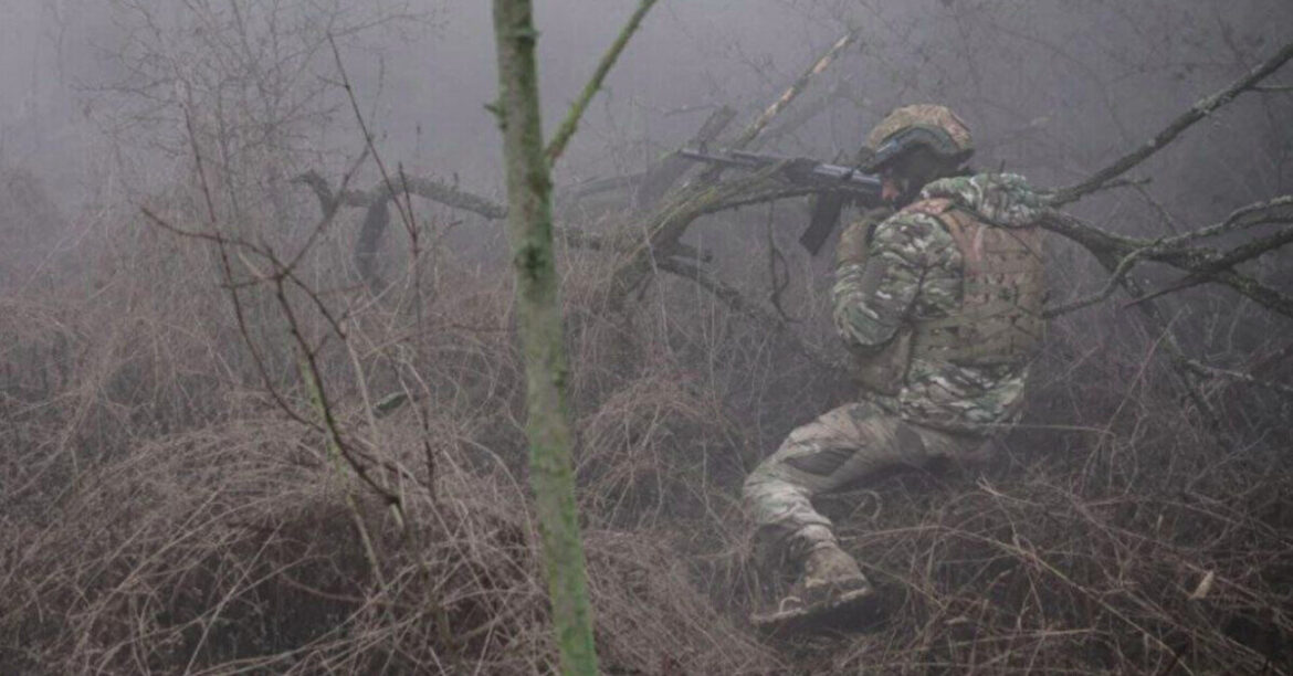 Генштаб про ситуацію на фронті: з початку доби 130 бойових зіткнень