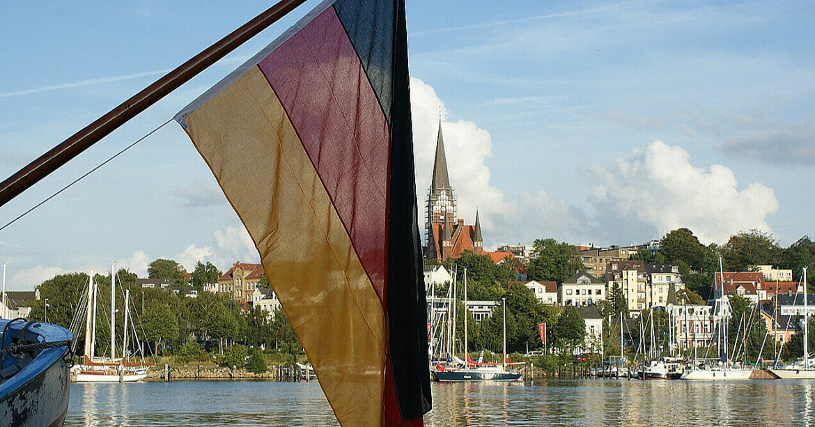 ЗМІ розкрили мережу “тіньової пошти” Путіна, яка працює в самому серці Німеччини