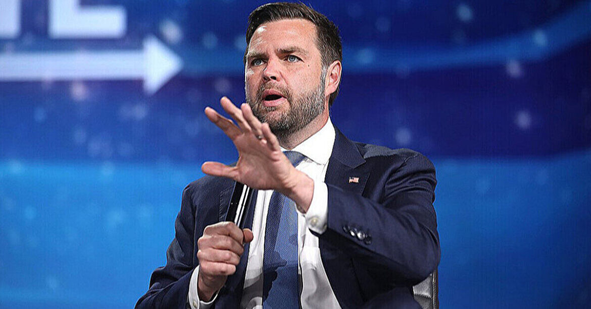 Венс радить Європі серйозно поставитися до заяв Трампа щодо Гренландії