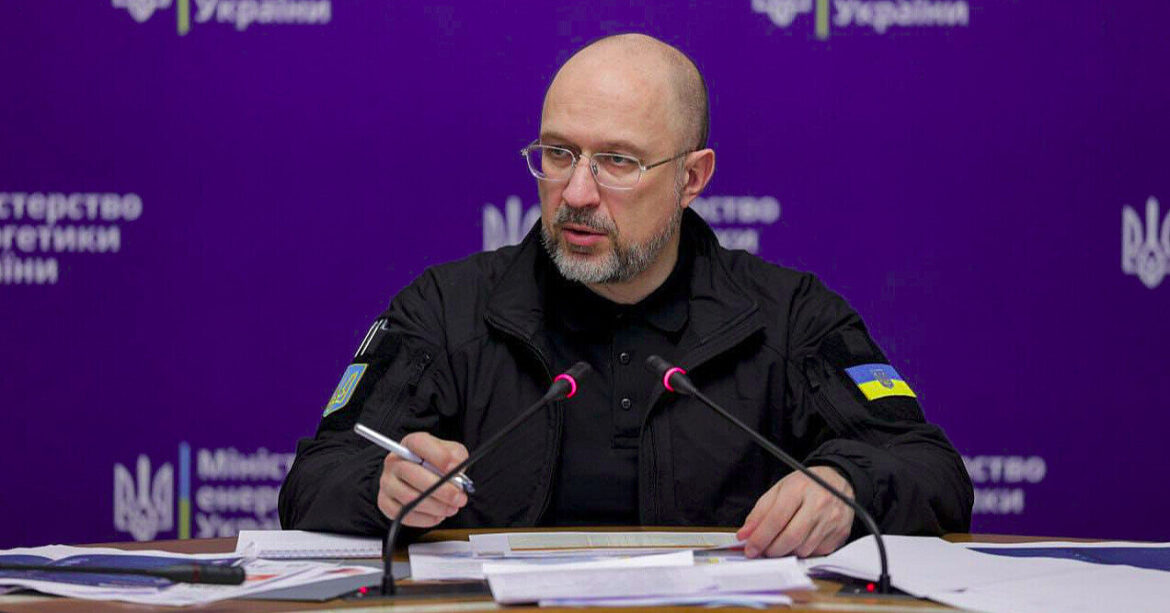 Шмигаль: у Києві без світла залишається 610 тисяч споживачів