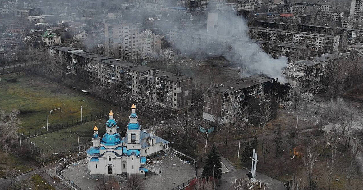 Окупанти перетворюють квартали Костянтинівки на руїни та роблять із них укріплені зони – військовий