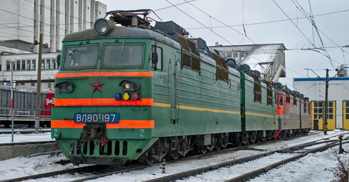 Партизани порушили логістику окупантів, вивівши з ладу електровоз у Орлі