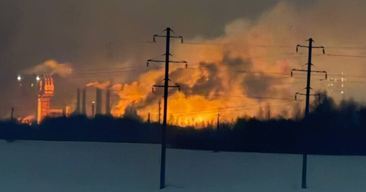 У Смоленській області РФ під атакою був хімзавод: спалахнула пожежа