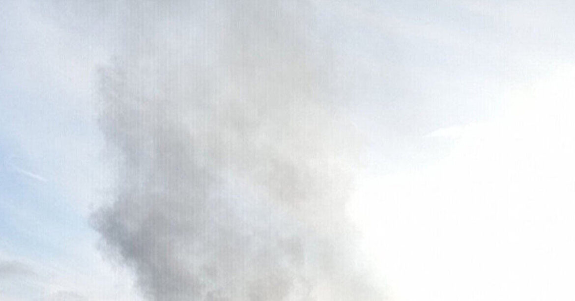 У Сумській області ворожій дрон влупив у цивільне авто: є поранені