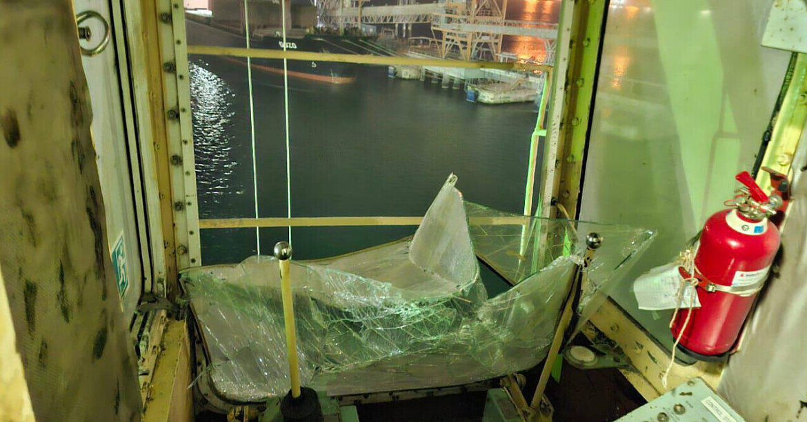 Безпілотники РФ атакували Одещину: пошкоджені два судна з зерном, є постраждалі