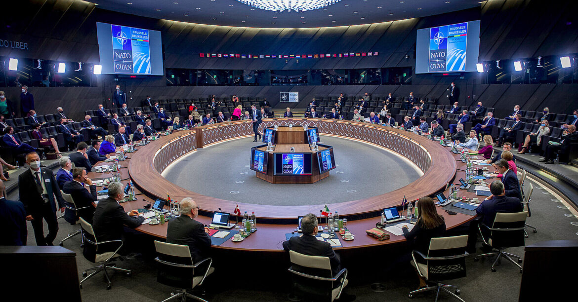 НАТО посилює готовність до перехоплення балістики після прецеденту з іранською ракетою