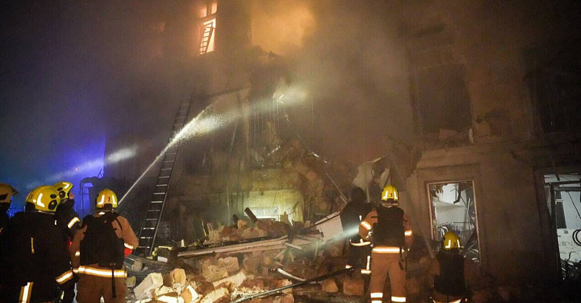 Масована атака дронів на Одесу: пошкоджені 15 житлових будинків