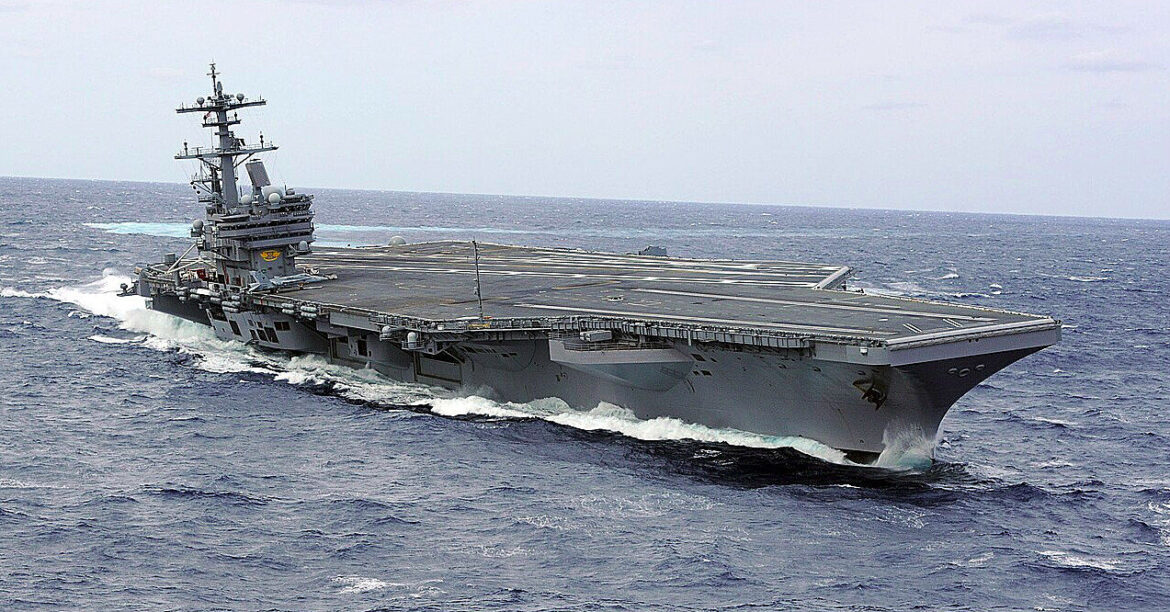 ЗМІ: США готують новий авіаносець для відправлення у бік Ірану